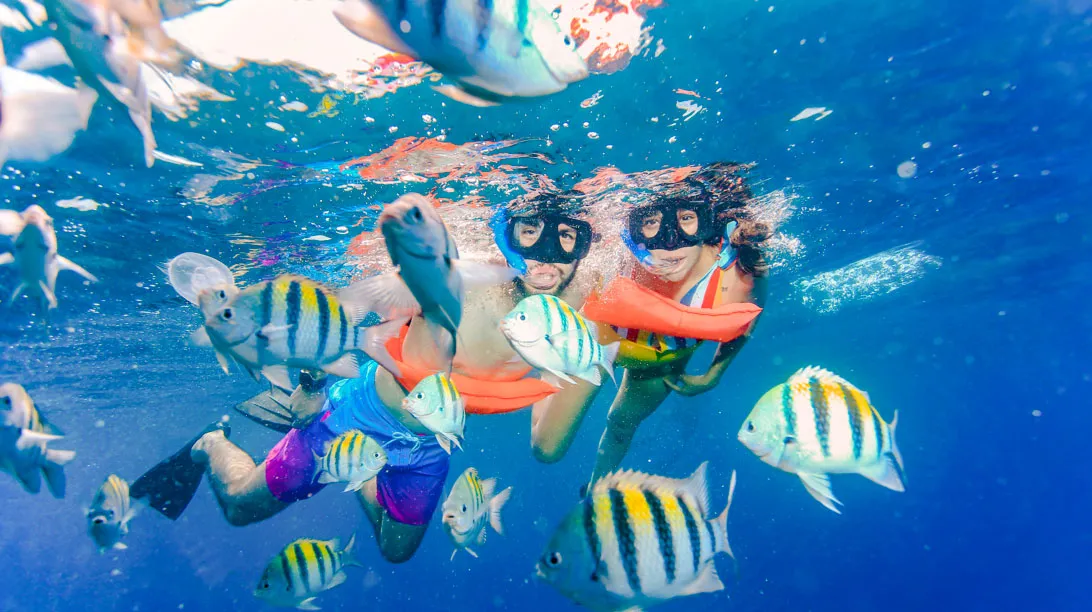 Excursión en Catamarán a Isla Mujeres y Esnórquel